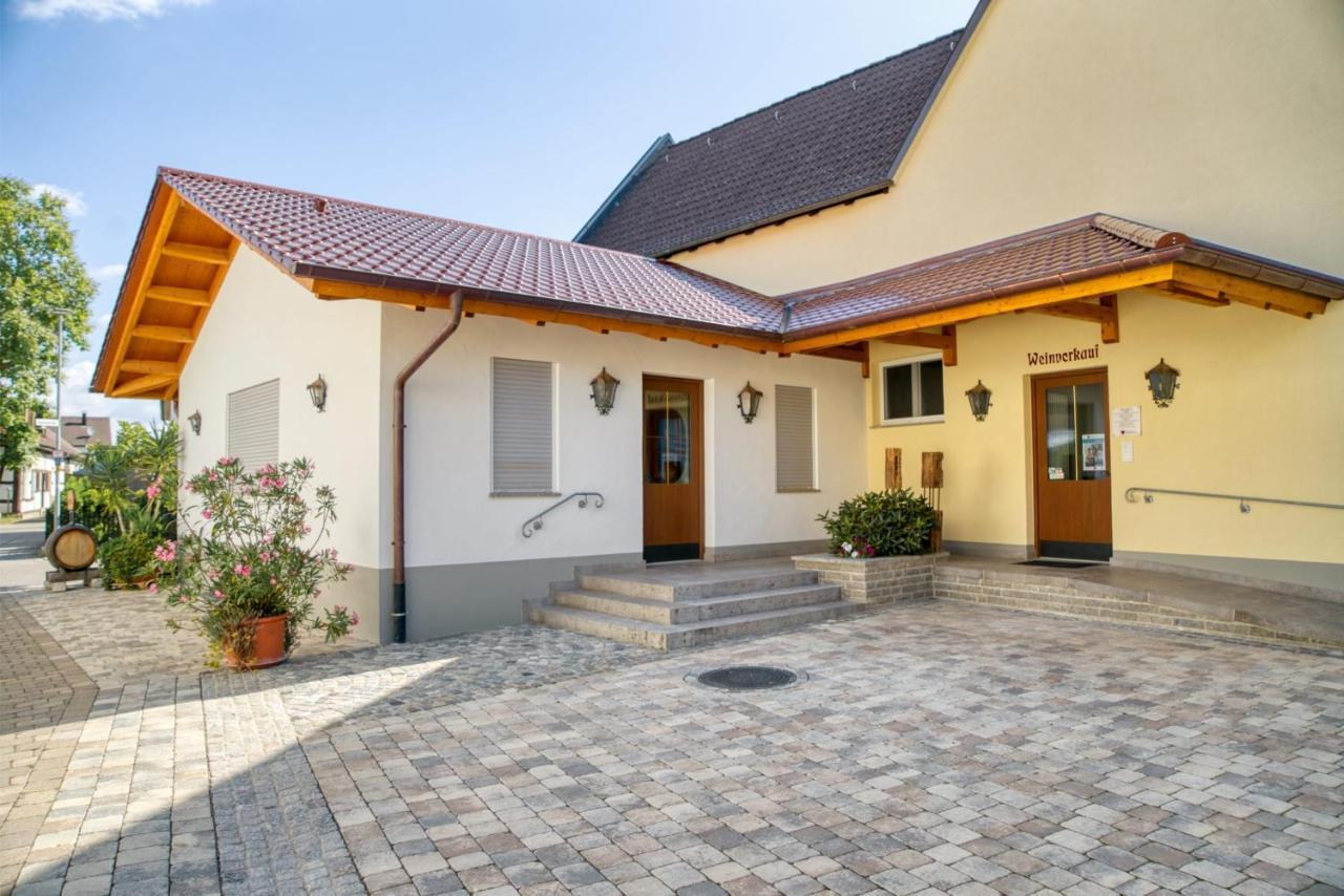 Gaestehaus Weingut Politschek Bad Friedrichshall Luaran gambar