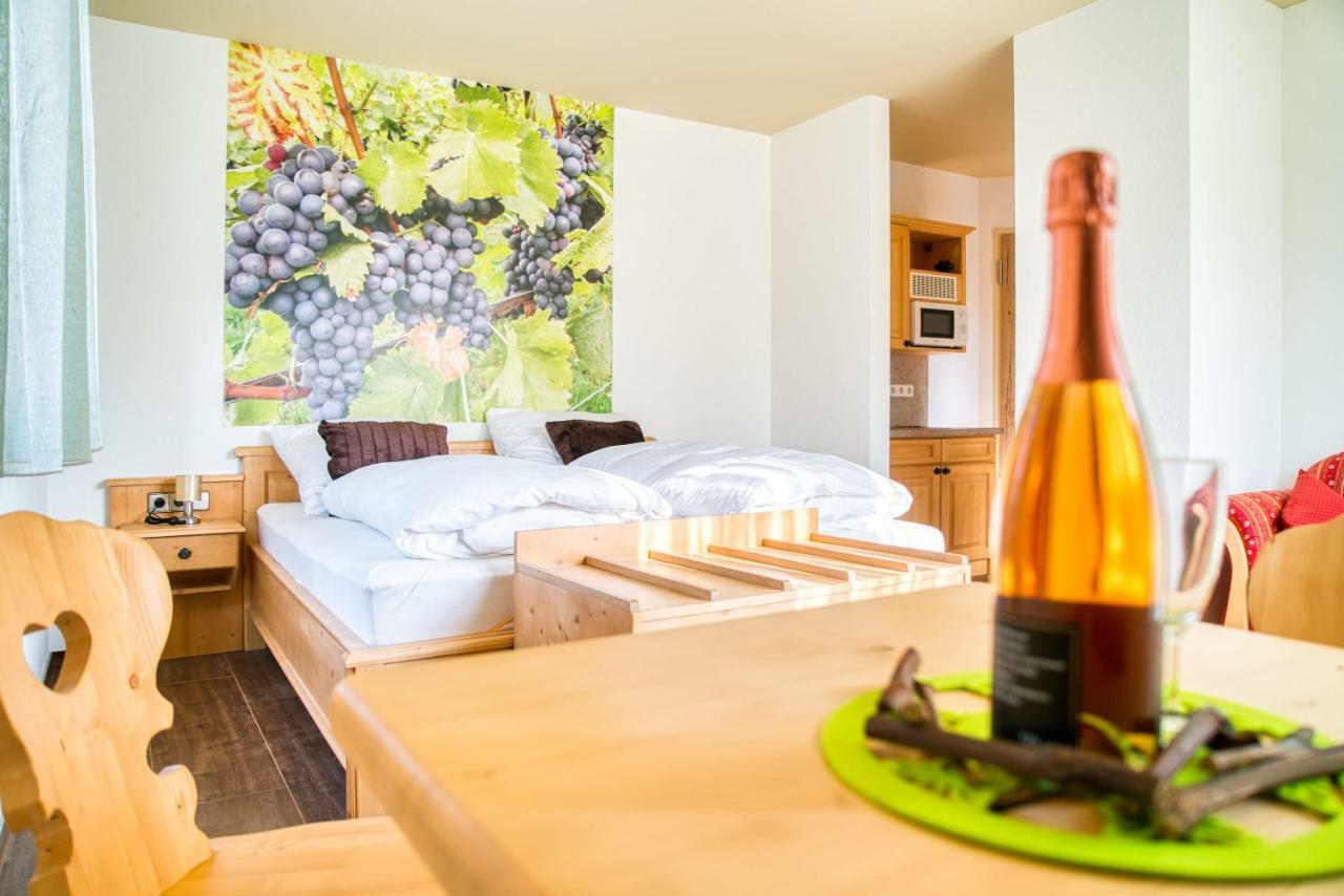Gaestehaus Weingut Politschek Bad Friedrichshall Luaran gambar